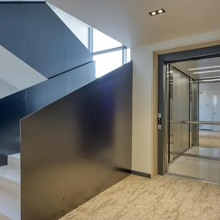 Level 5 - Adults Only Hotell
